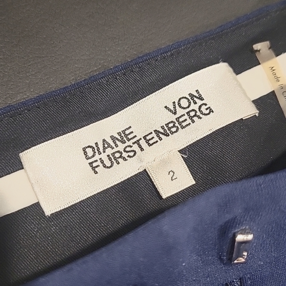 DIANE VON FURSTENBERG Navy Flat Front Trouser Pants 2. - Picture 4 of 5